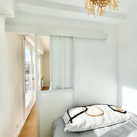 Apartment Avec Balcon Et Place De Parking A *